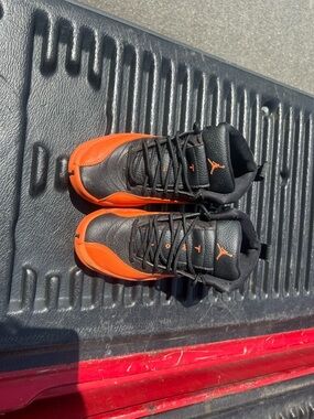 Nike Men’s Black and Orange Low-Top Sneakers